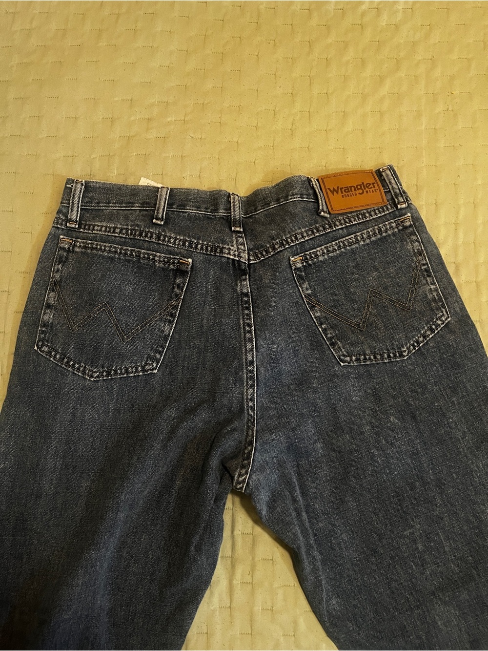 Wrangler Men's Relaxed Indigo Denim Jeans with Leather Patch